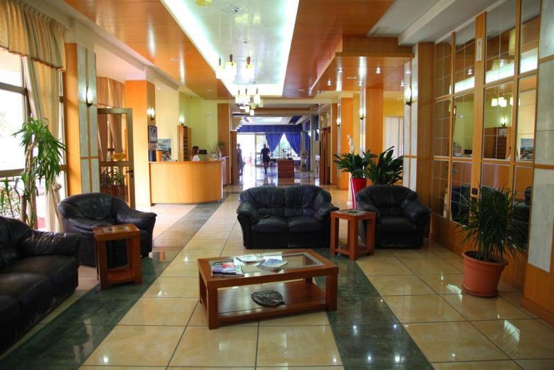 Radhimë Paradise Beach Hotel מראה חיצוני תמונה