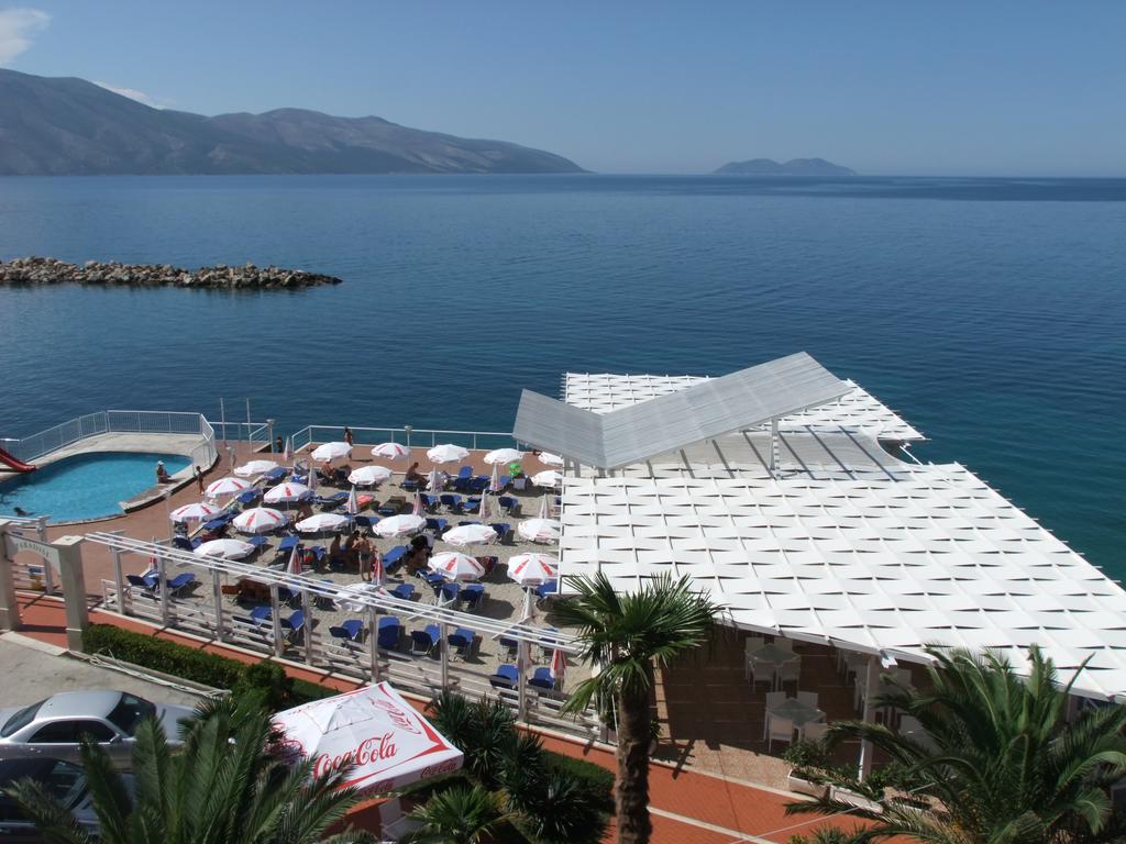 Radhimë Paradise Beach Hotel מראה חיצוני תמונה