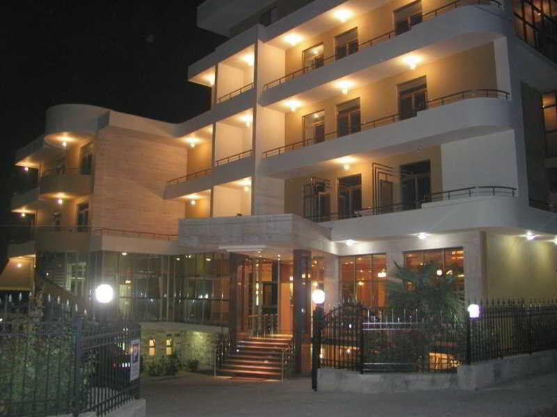 Radhimë Paradise Beach Hotel מראה חיצוני תמונה
